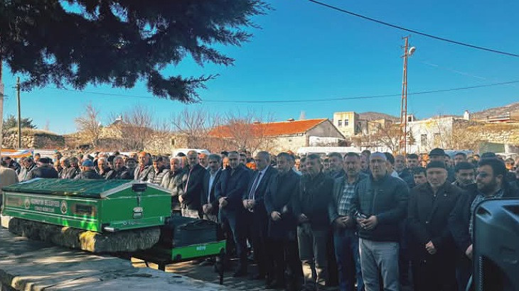 BABA VE OĞLU TOPRAĞA VERİLDİ 