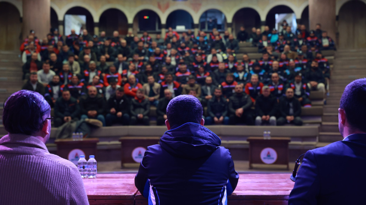 BAŞKAN ARI'DAN YOĞUN MESAİ 